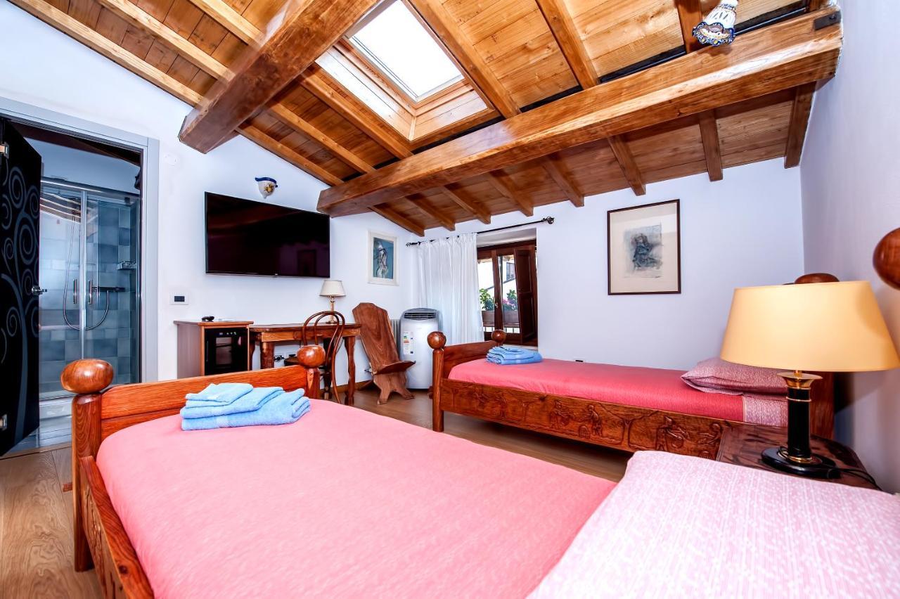 B&B Bone Novelle Dimora Storica Palazzo Zuzi L'Aquila Eksteriør billede